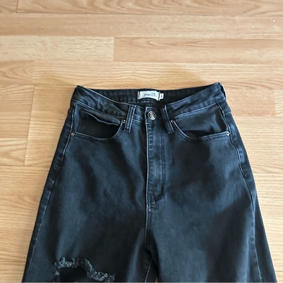 Rue21 Black Distressed Straight Leg Jeans Women’s 10 - Picture 2 of 8